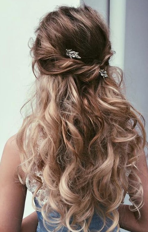 Длинные волнистые волосы невесты